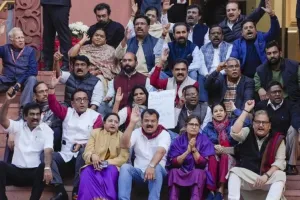 TMC ने सांसदों के निलंबन को ‘तानाशाही’ करार दिया, इसे बताया- विपक्ष को दबाने का प्रयास 