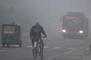 दिल्ली में वायु गुणवत्ता ‘बहुत खराब’ श्रेणी में दर्ज, न्यूनतम तापमान औसत से पांच डिग्री अधिक