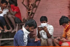 बरेली: नशे की लत बिगाड़ रही भविष्य, नशा छुड़वाने हर महीने जिला अस्पताल पहुंच रहे 350 लोग 