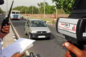 हल्द्वानी: पुलिस की बाइक में लगी स्पीड रडार गन, निशाने पर तेज रफ्तार