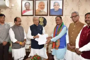 छत्तीसगढ़: भाजपा के नामित मुख्यमंत्री विष्णु देव साय राज्यपाल से मिलने पहुंचे राजभवन 