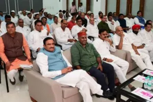 भोपाल: गहमागहमी भरे माहौल में भाजपा विधायक दल की बैठक शुरु, पर्यवेक्षक मौजूद