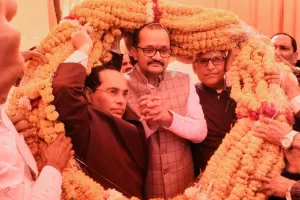 प्रतापगढ़: जिला सहकारी बैंक के अध्यक्ष पद पर नन्दन की ताजपोशी, समर्थकों ने जताई खुशी