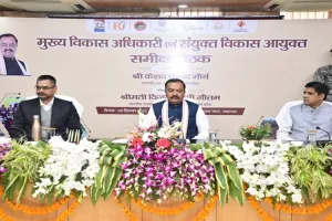 केशव मौर्य ने बुलाई मुख्य विकास अधिकारियों की बैठक, सरकारी योजनाओं को लेकर की समीक्षा 