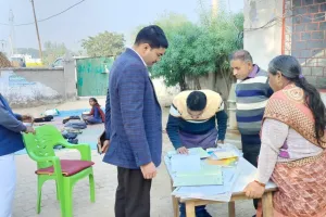 संभल: मध्यान भोजन की  बजाय बच्चों को खिला दिया भंडारे, इंचार्ज अध्यापिका निलंबित