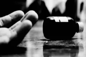 मुरादाबाद : अस्पताल में मां की मौत, बेटी बर्दाश्त नहीं कर पाई सदमा...जहर खाकर दी जान