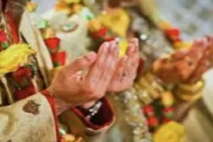 रामपुर : प्रेमिका के घर पहुंचे प्रेमी को परिजनों ने दबोचा, बाद में पढ़ा दिया निकाह