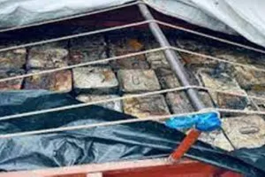 हल्द्वानी: 270 टिन लीसा लेकर जा रहा वाहन सीज