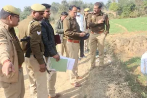 Farrukhabad Murder: दोस्त की फावड़ा मार कर हत्या, शव को खेत में गड्डा खोद दफन किया, जांच में जुटी पुलिस