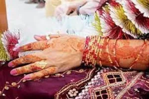 संभल: पति की दूसरी शादी रुकवाने को महिला ने थाने में डाला डेरा