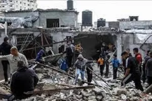 Israel-Hamas War : गाजा में इजरायली हमले में दो पत्रकारों के 30 परिजनों की मौत 