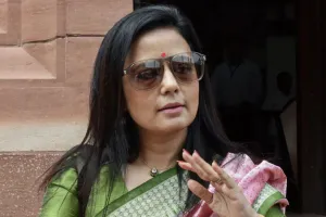 संसद की एथिक्स कमेटी ने अपनी रिपोर्ट में की महुआ की सदस्यता रद्द करने की सिफारिश