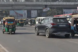बरेली: सड़क सुरक्षा सप्ताह...सड़कों पर ट्रैफिक नियमों को रौंद रहे वाहन चालक