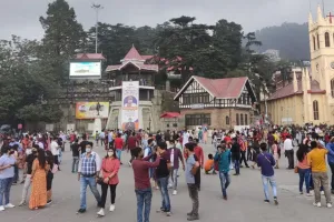हिमाचल में नए साल का जश्न मनाने उमड़े सैलानी, होटलों में खास इंतजाम 
