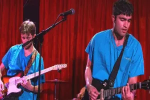 ब्रिटेन में भारतीय मूल के डॉक्टर के रॉक बैंड की लगातार बढ़ रही लोकप्रियता 