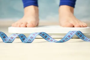 वज़न-समावेशी स्वास्थ्य देखभाल : सिर्फ कैलोरी पर नजर रखना जरूरी नहीं!