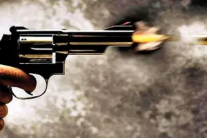 बिजनौर: मेढ़ पर खड़े पेड़ काटने के विवाद में युवक की गोली लगने से मौत 