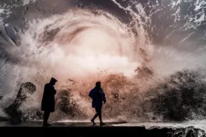 सोमवार को आंध्र तट को पार करेगा चक्रवात, तब्दील होगा दबाव क्षेत्र