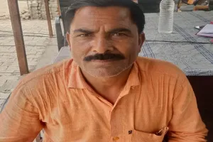 संभल : तेज रफ्तार ट्रक ने बाइक सवार पूर्व प्रधान पति को रौंदा, मौत