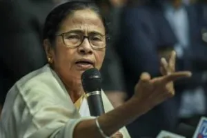 ममता बनर्जी ने मनरेगा फंड को रोकने पर की केंद्र सरकार की आलोचना