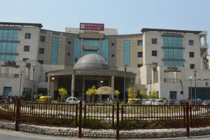 SGPGI Lucknow : एसजीपीजीआई कर्मचारियों की सेवानिवृत्ति आयु 60 से बढ़ाकर 65 वर्ष करने की मांग 