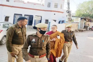 बहराइच: बिना वीजा के सीमा पर पकड़ी गई चीन की महिला, केस दर्ज, हड़कंप