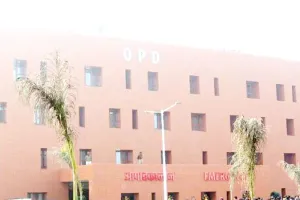 लखनऊ: कल्याण सिंह कैंसर हास्पिटल की चौथी मंजिल में लगी आग, फायर ब्रिगेड ने कड़ी मशक्कत के बाद आग पर पाया काबू