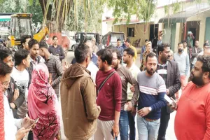 उन्नाव की गंगाघाट कोतवाली में 45 लाख रुपए की चांदी के लेनदेन को लेकर हुआ हाई वोल्टेज ड्रामा 