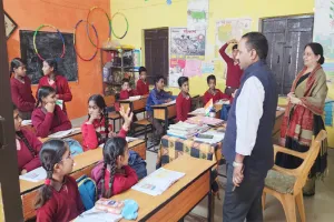 लखनऊ: बीएसए ने प्राथमिक विद्यालय का किया निरीक्षण, निपुण लक्ष्य की देखी स्थिति, प्रिंसिपल से कहा- इस बात पर करें फोकस!