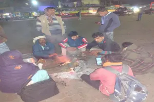 फर्रूखाबाद: बन गया रैनबसेरा, जल गए अलाव, यात्रियों ने ली राहत की सांस, अमृत विचार की खबर का हुआ बड़ा असर!