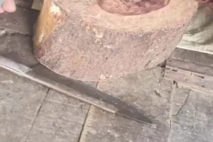 अमेठी: जिले में कुकुरमुत्ते की तरह खुलीं अवैध मीट की दुकानों से नागरिक परेशान, गंदगी और बदबू से जीना हुआ मुहाल 