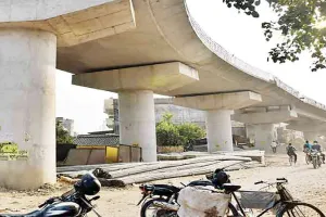 वाराणसी में बिछ रहा फ्लाईओवर, आरओबी व सेतु का जाल, जाम के झाम से मुक्ति से लोग खुश!