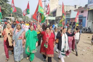 बहराइच: निलंबित सांसदों के पक्ष में नारेबाजी करते हुए सपा ने किया जोरदार प्रदर्शन, सौंपा ज्ञापन