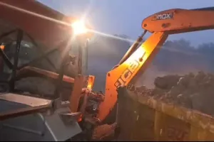 अमेठी: अंधेरी रात में धड़ल्ले से चल रहा अवैध खनन का कारोबार, जिम्मेदार मौन!