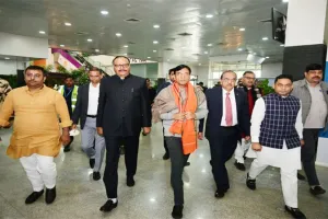 राजधानी लखनऊ पहुंचे केंद्रीय स्वास्थ्य मंत्री मनसुख मांडविया, डिप्टी सीएम ने एयरपोर्ट पर की अगवानी, जानिये क्या है कार्यक्रम?
