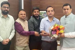 हल्द्वानी: नैनीताल बैंक को प्राइवेट हाथों में सौंपे जाने को लेकर रोष, राज्यसभा सांसद अनिल बलूनी को सौंपा ज्ञापन