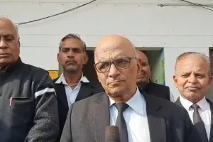 कासगंज: अधिवक्ताओं का आरोप, कहा भ्रष्ट हैं सदर और नायब तहसीलदार 