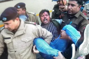 हल्द्वानी: कांग्रेस ने किया सीएम धामी का विरोध, बोले हवाई दौरे कर लूटा रहे सरकारी खजाना 