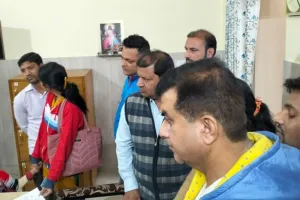 बरेली: सेंट फ्रांसिस स्कूल में अभिभावकों ने किया जमकर हंगामा, जानें पूरा मामला