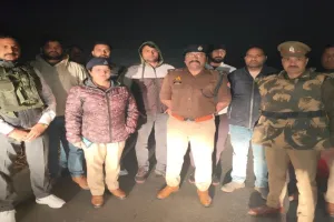 आगरा में लुटेरों और पुलिस में मुठभेड़, लुटेरे के पैर में लगी गोली