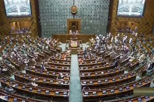 कांग्रेस सदस्य दीपक बैज, डीके सुरेश और नकुल नाथ भी लोस से निलंबित, कुल 100 विपक्षी सदस्य सदन से बाहर 