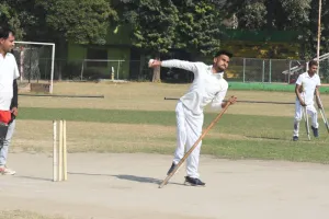 बरेली: दिव्यांगता पीछे छोड़ी...क्रिकेट मैदान में लगा रहे चौके-छक्के