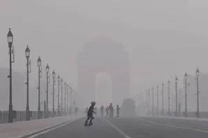 दिल्ली में वायु गुणवत्ता 'बहुत खराब', न्यूनतम तापमान 7.1 डिग्री सेल्सियस किया गया दर्ज  