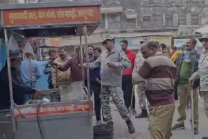 बरेली: नगर निगम ने कोतवाली से लेकर कुतुबखाना तक चलाया अतिक्रमण हटाओ अभियान, बाजार में मची अफरा-तफरी