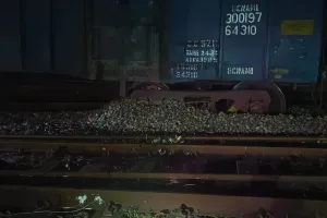 रामपुर में मालगाड़ी डिरेल, ट्रेनों का संचालन घंटों रहा बाधित, बड़ा हादसा टला