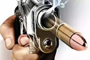 मुरादाबाद : डॉक्टर के बेटे ने दोस्तों संग पीड़ित को पीटा, तान दिया तमंचा