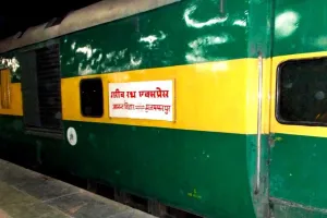 बरेली: गरीबरथ एक्सप्रेस का इंजन फेल, जंक्शन पर इंतजार करते रहे यात्री