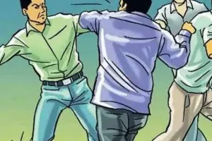 बरेली: सेटेलाइट पर विवाद के बाद पथराव, पुलिस से मारपीट