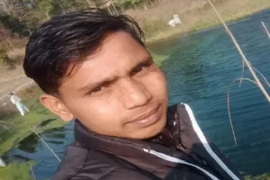 रामपुर : छत पर टहल रहे युवक का पैर फिसलने से जमीन पर गिरकर मौत, परिवार में कोहराम