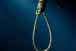  रामपुर : किसी से रंजिश नहीं...फिर भी रस्सी से लटका मिला ग्रामीण का शव, जांच में जुटी पुलिस 